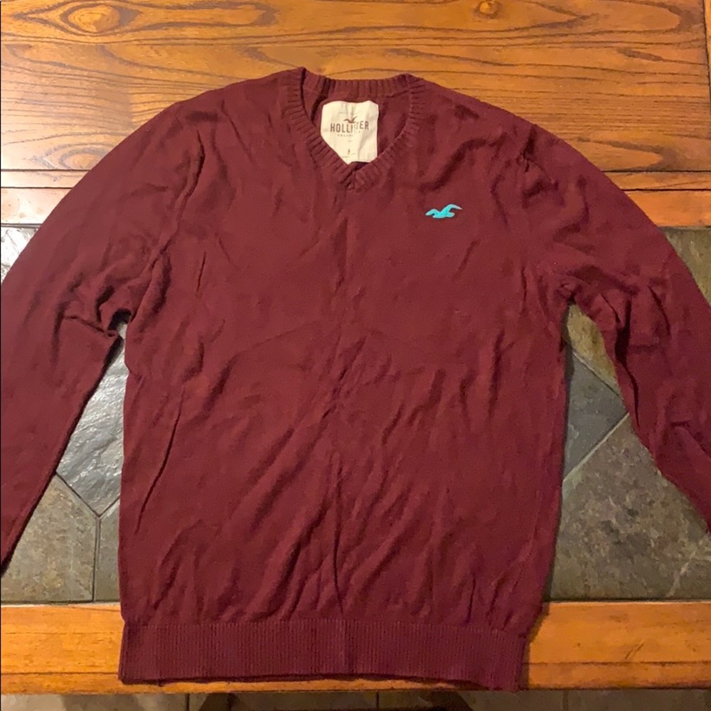 Maroon Hollister Sweater, no marks or stains!